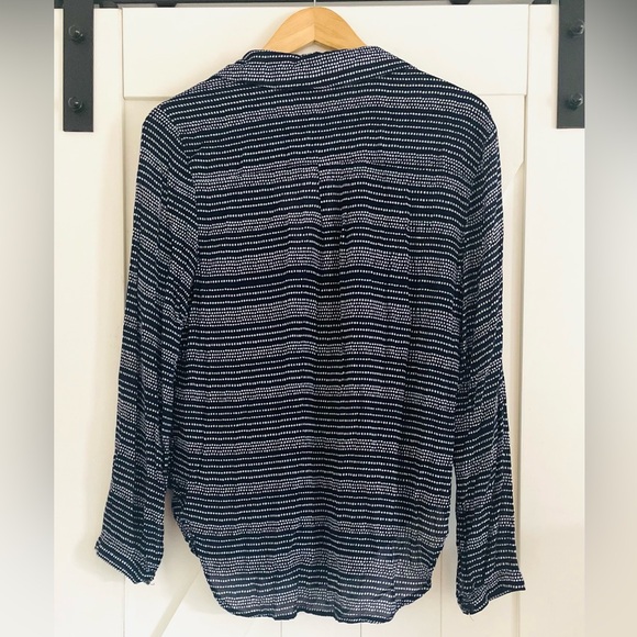 Bella Dahl long sleeve relaxed rayon hipster button down front - Picture 5 of 6